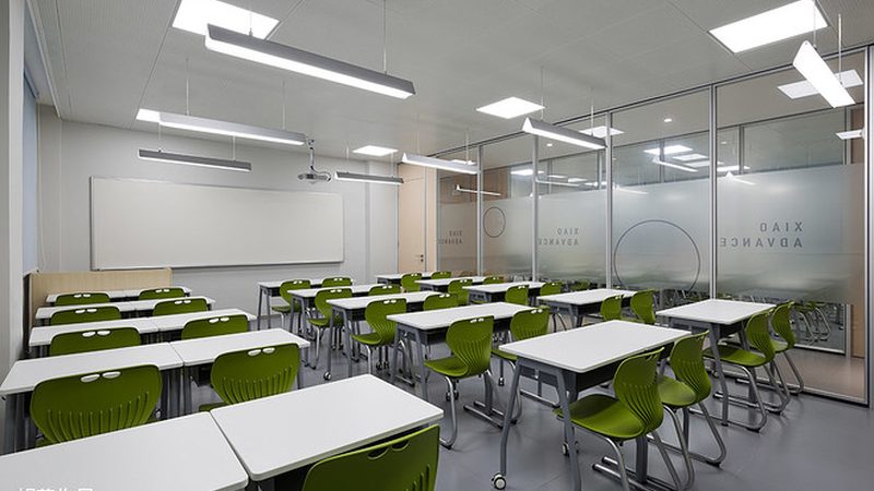 在选择网络教学平台时，以下要点需要关注：